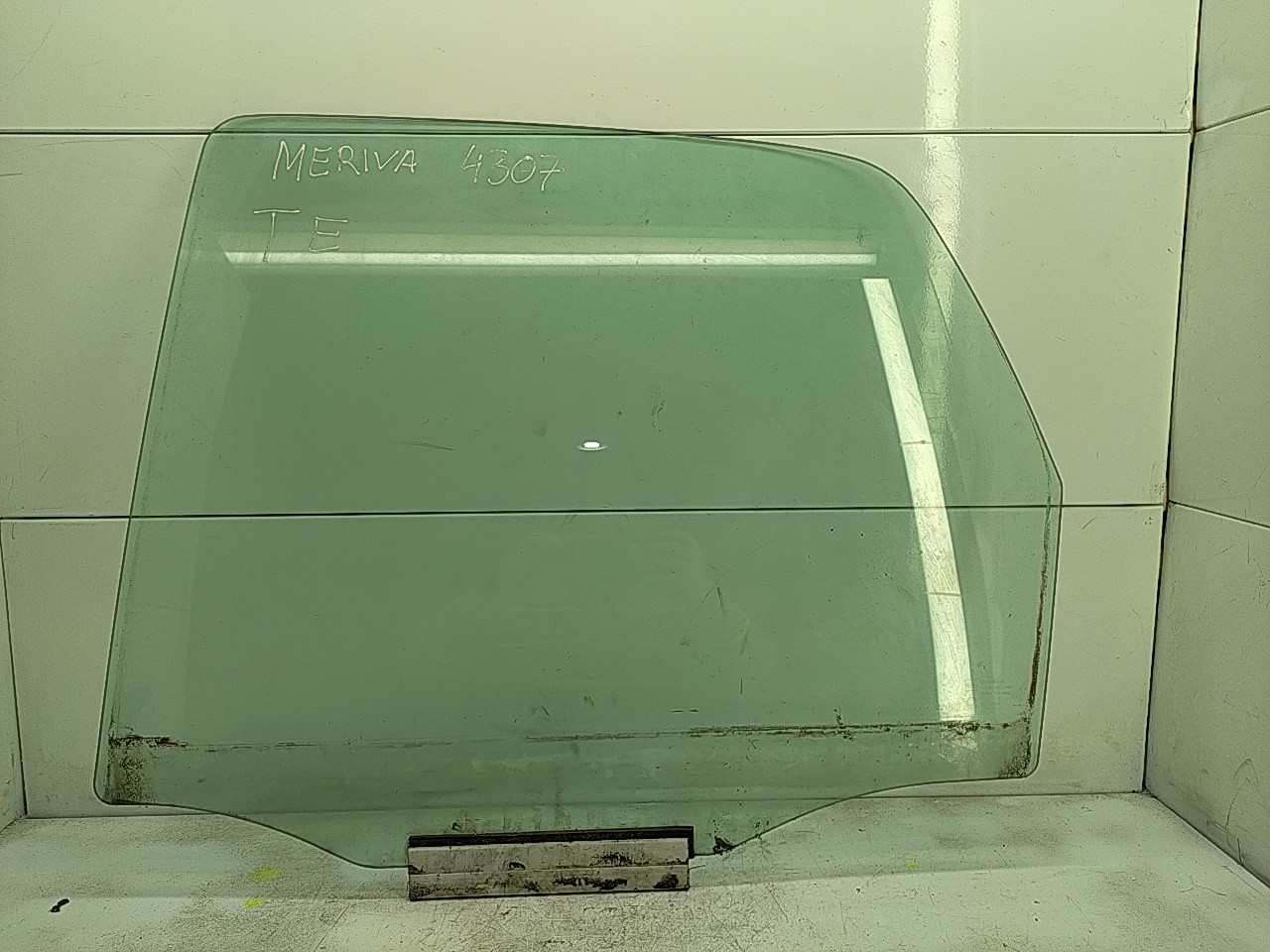 Vidro porta tras esquerda (20207232).