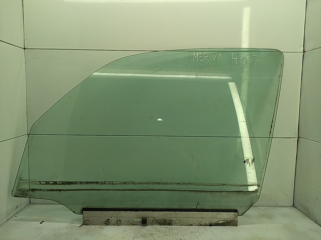 Vidro porta frente esquerda (20207230).