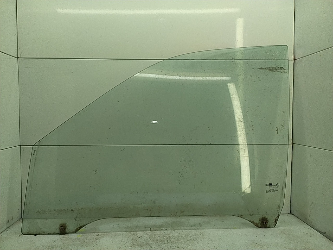 Vidro porta frente esquerda (150687).