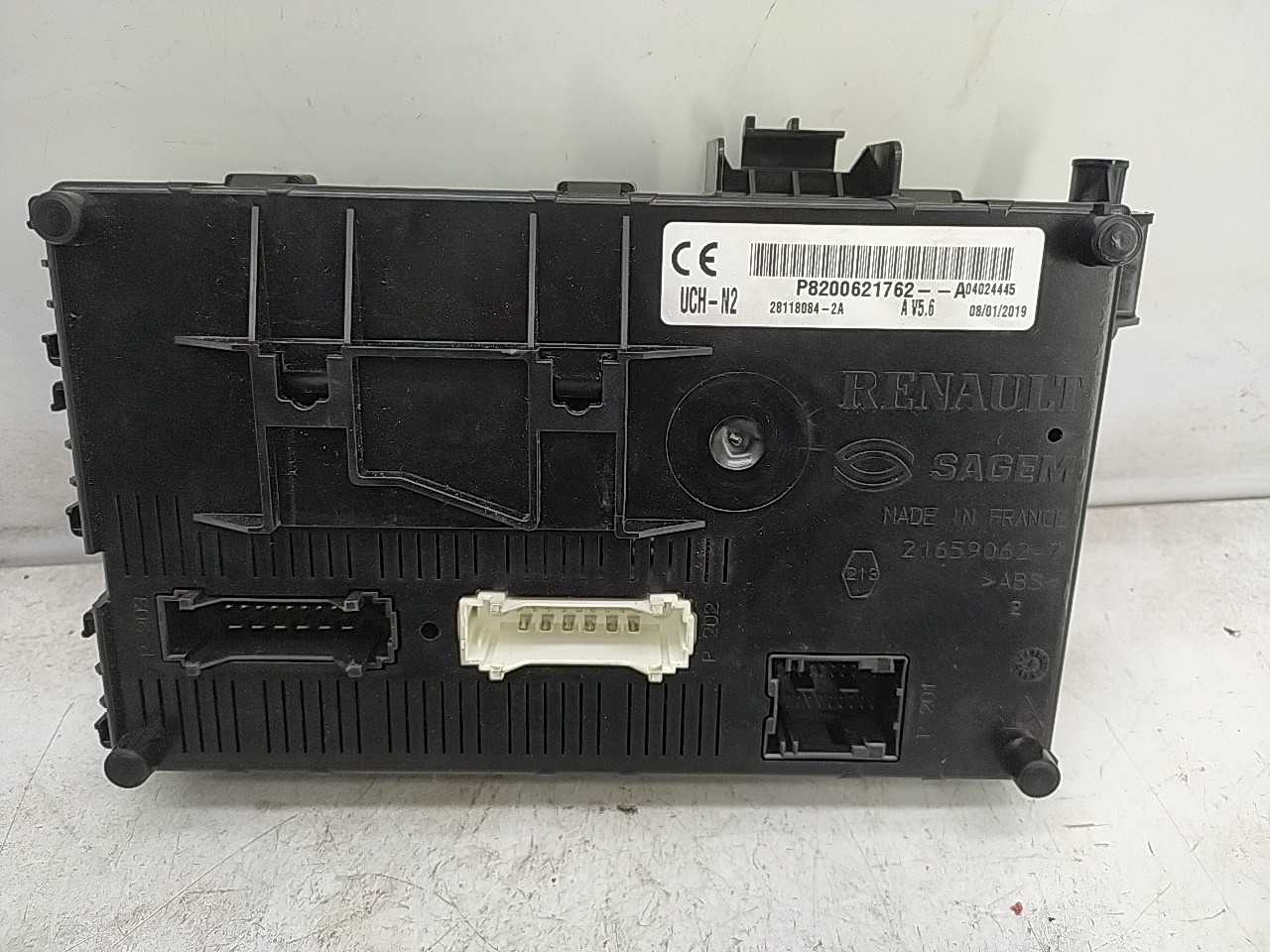 UCH -  Caixa Fusiveis interior (20277384).