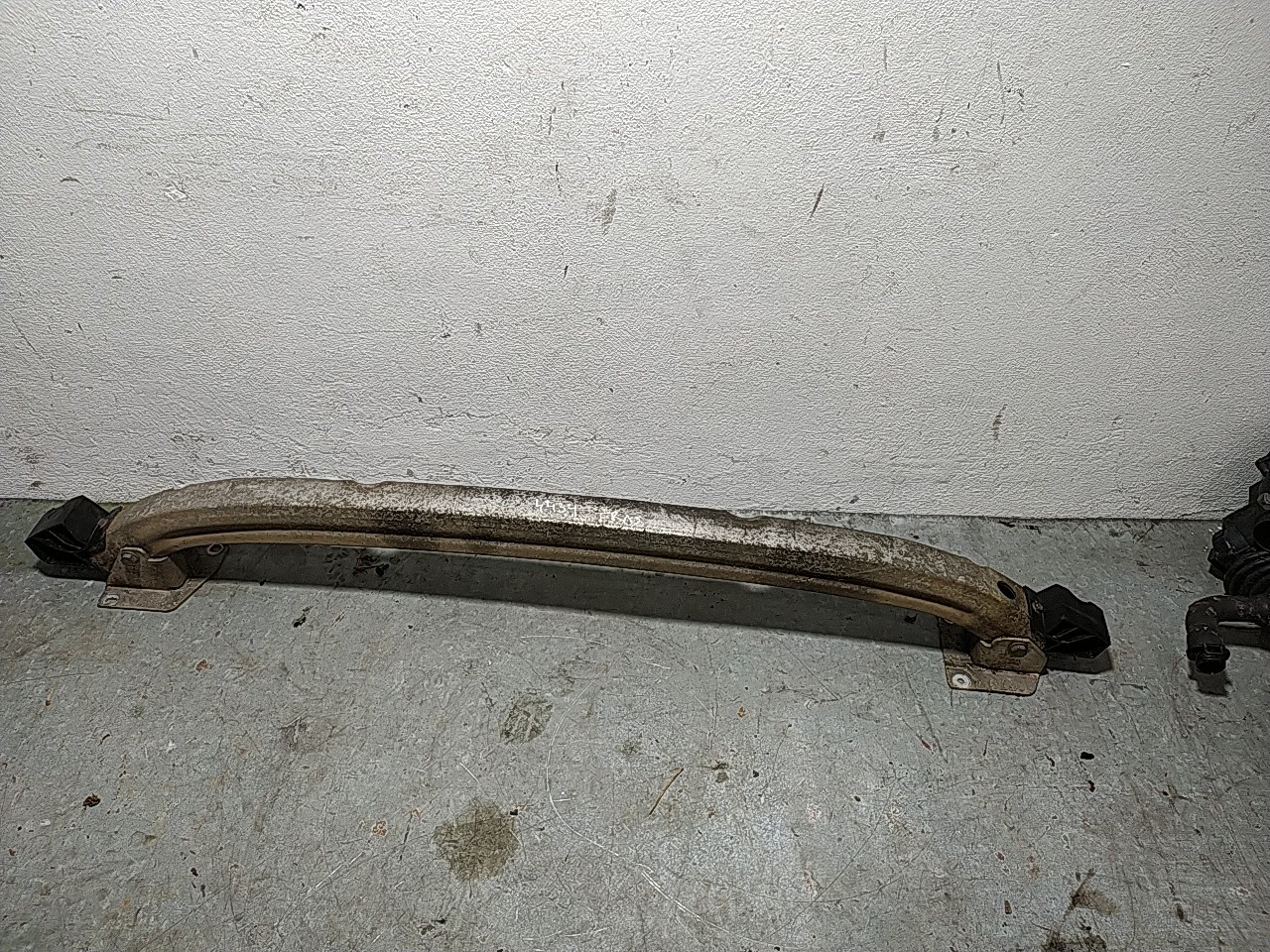 Reforço para choques tras (20275004).