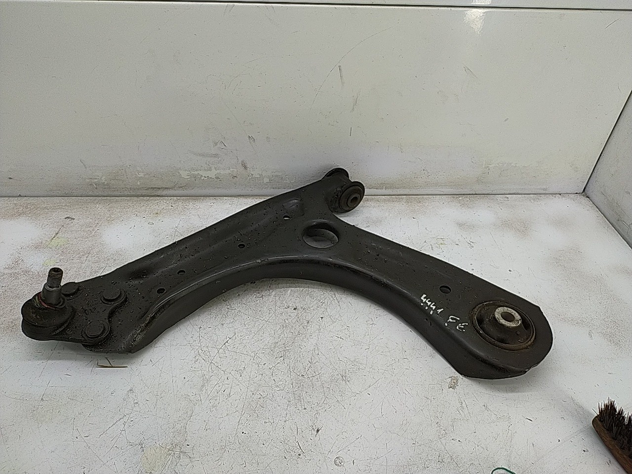 Braço suspensão frente esquerdo (20275931).