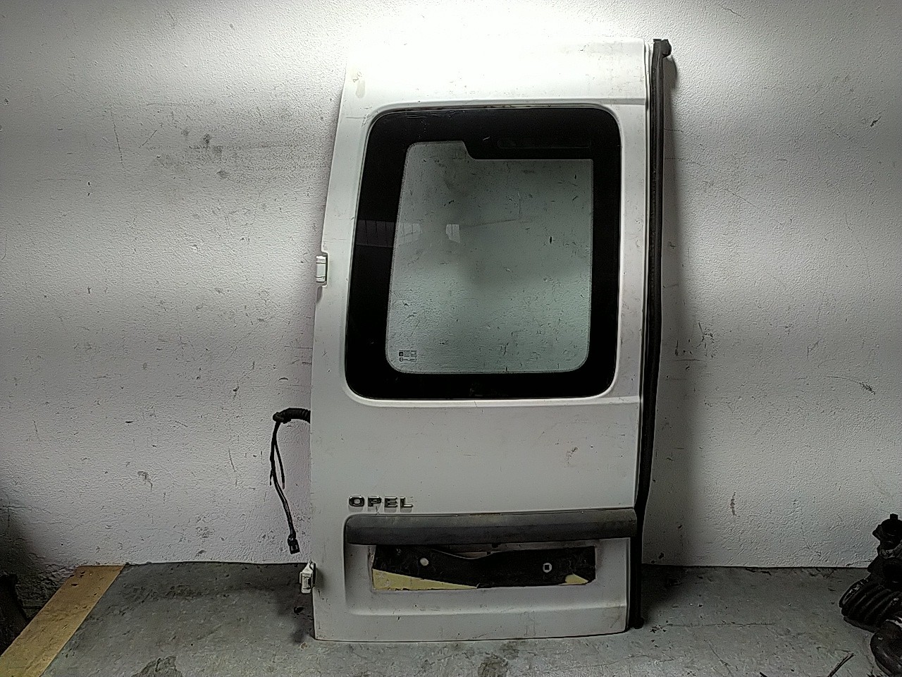 Porta tras esquerda (20277850).