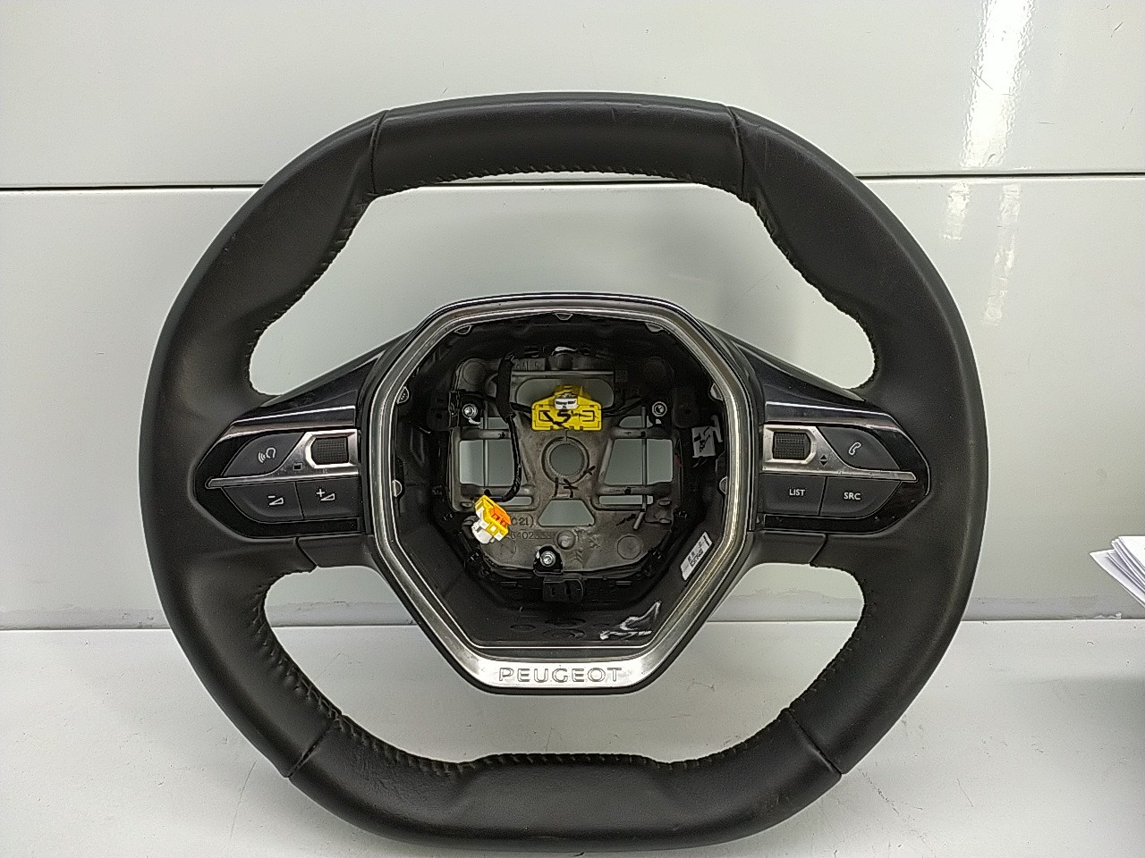 Volante pele multi funçoes (20277912).