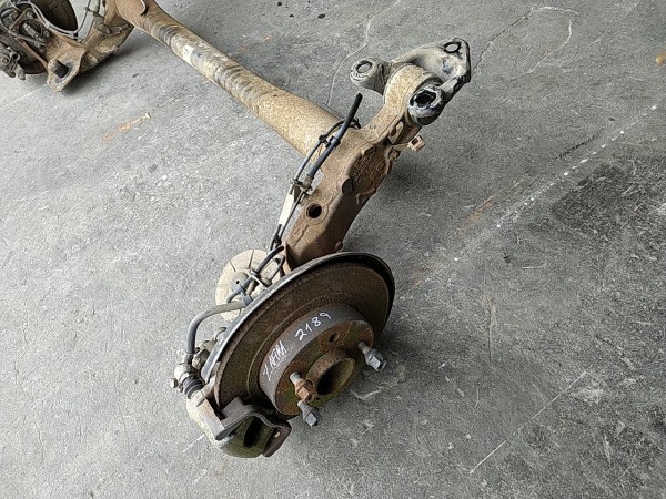 Pinça tras direita (20205952).