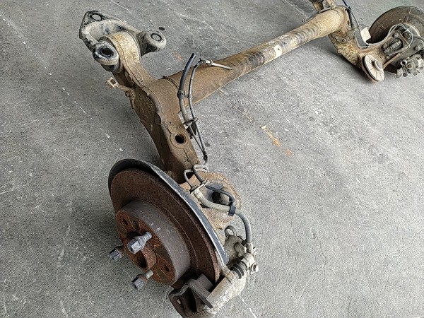 Pinça tras esquerda (20205953).