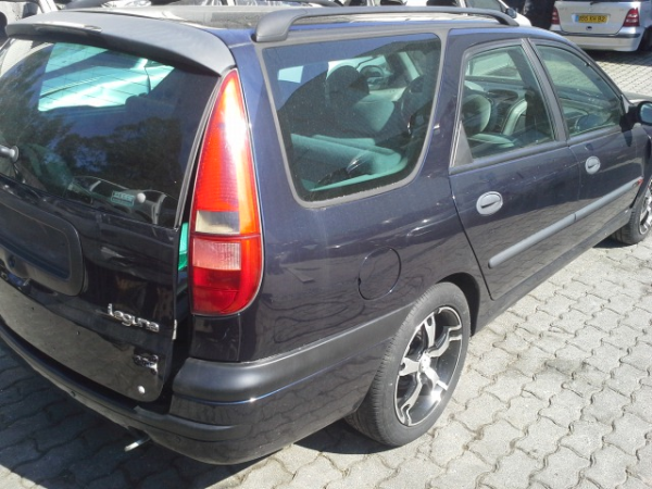 Farolim tras direito (20208703).