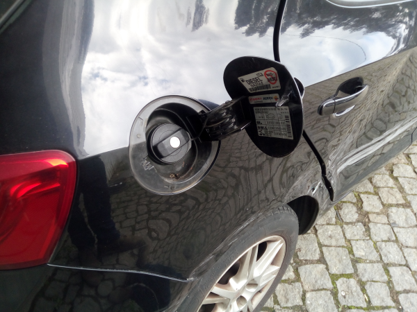 Porta de combustivel (20222899).