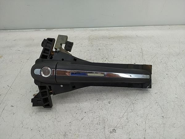 Puxador frente esquerdo (20223327).