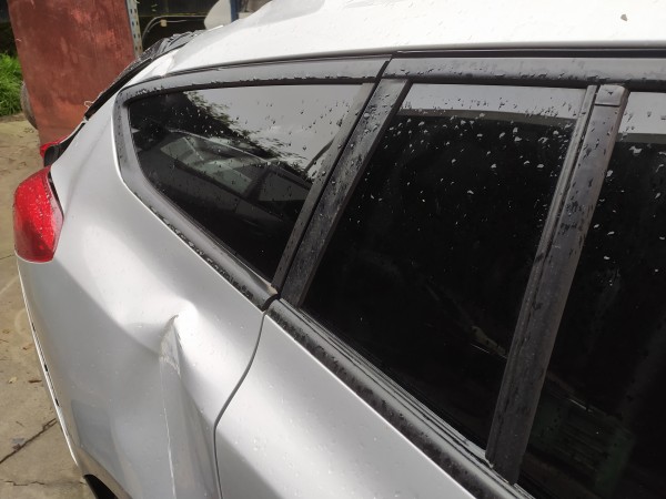 Vidro pequeno porta tras direito (20270446).