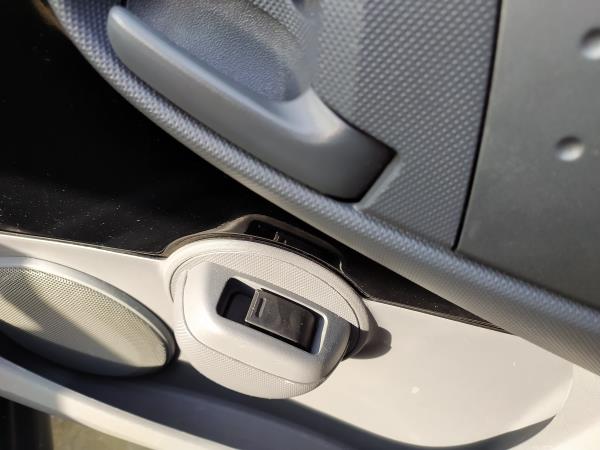 Interruptor vidro porta passageiro (20246244).