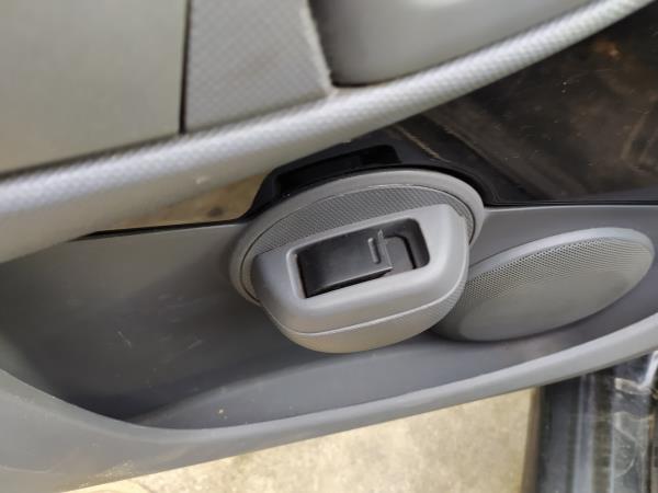 Interruptor vidros porta cond/pass (20246245).