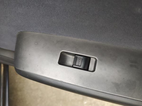 Interruptor vidro porta passageiro (20246124).