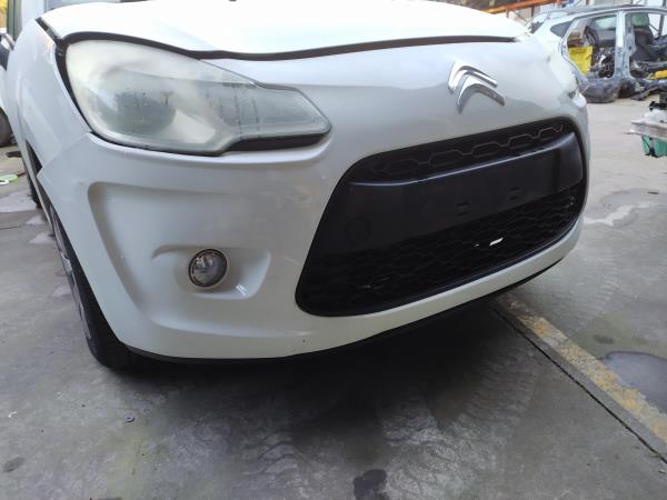 Farol nevoeiro direito (20255044).