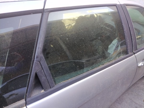 Vidro porta tras direita (20268065).