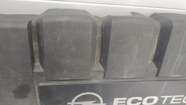 Cobertura motor (20270623).