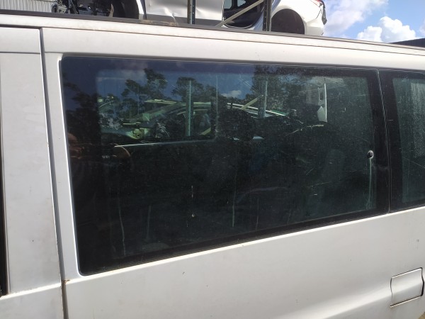 Vidro lateral painel tras esquerda (20273471).