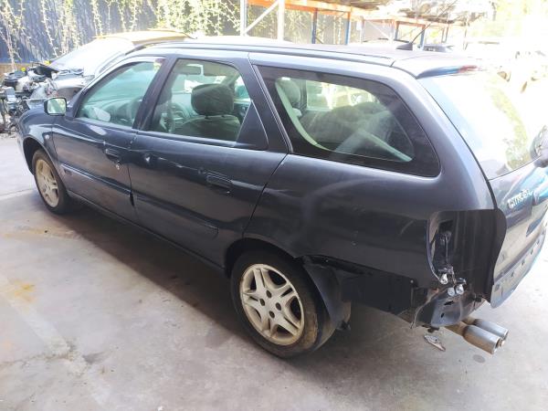 Porta tras esquerda (20276030).