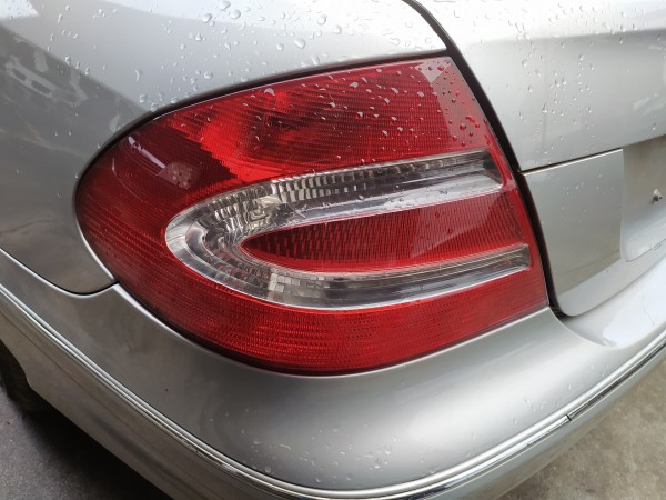 Farolim tras esquerdo painel stop (20277787).