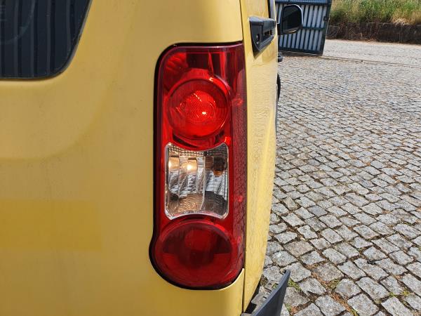 Farolim tras direito (20239506).