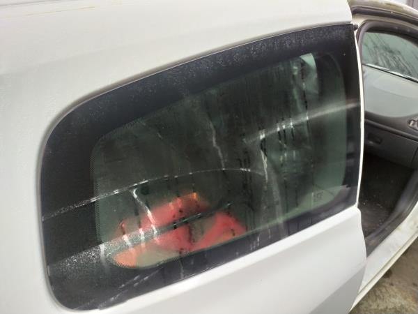 Vidro lateral painel tras direito (20267002).