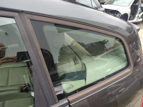 Vidro lateral painel tras esquerda (20268748).