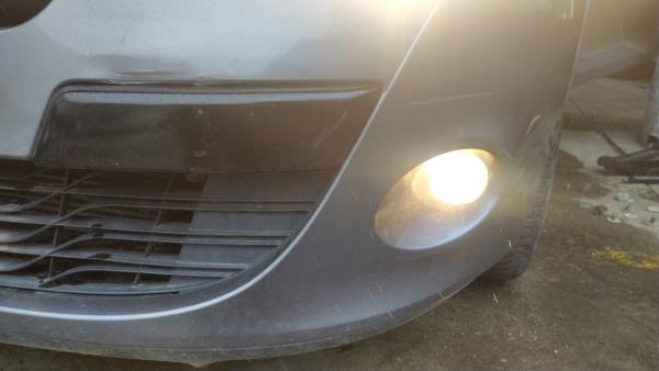 Farol nevoeiro esquerdo