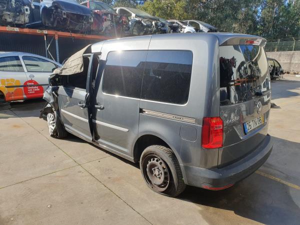 Porta lateral esquerda (20270499).