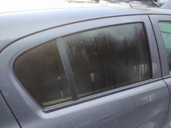 Vidro porta tras direita