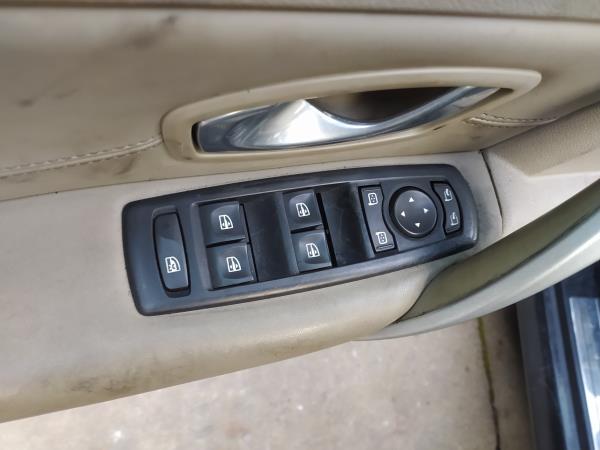 Interruptor vidros porta cond/pass (20270746).