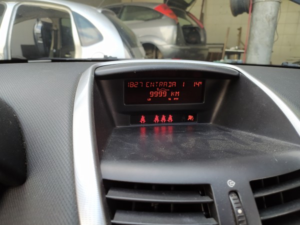 Display rádio (20274832).