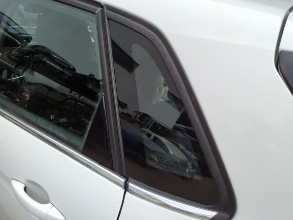 Vidro lateral painel tras esquerda