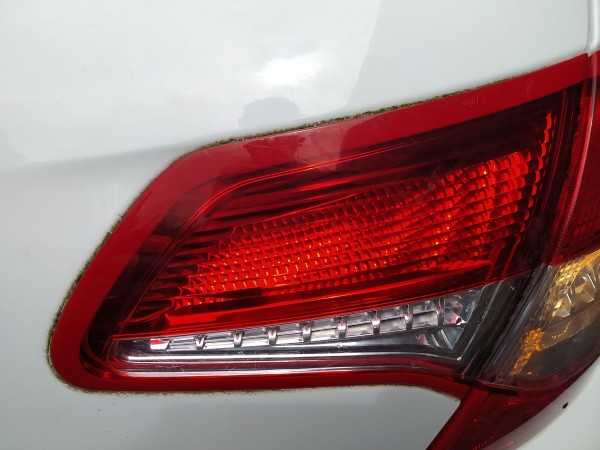 Farolim tras direito mala (20275336).