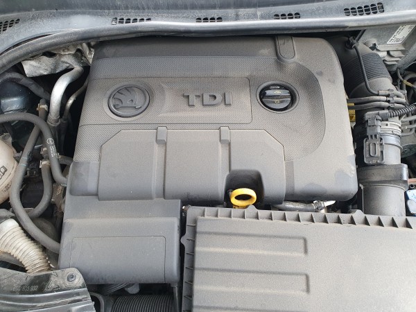 Cobertura motor (20275845).