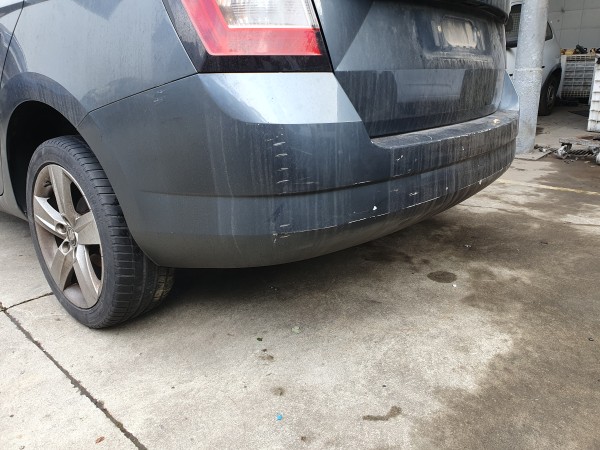 Para choques traseiro (20275857).