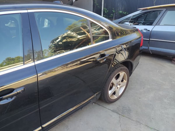 Porta tras esquerda (20276129).