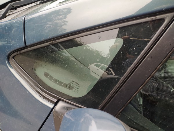 Vidro pequeno porta frente esquerdo (20276323).