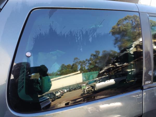 Vidro lateral painel tras direito (20276699).