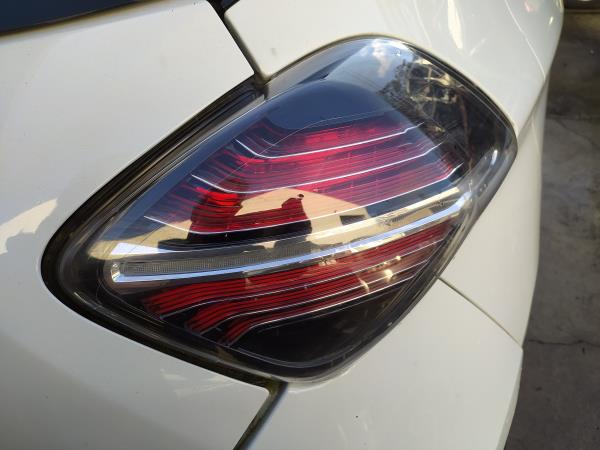 Farolim tras direito mala (20276708).