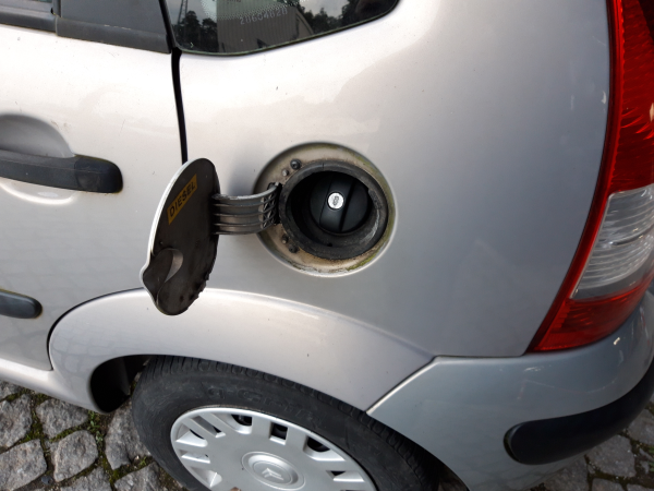 Porta de combustivel (20223192).