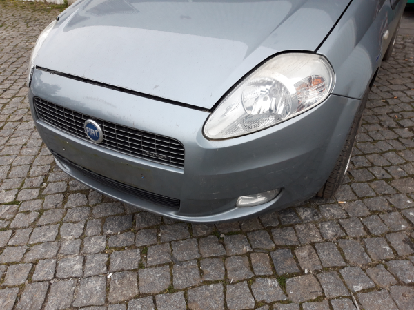 Farol nevoeiro esquerdo (20224700).