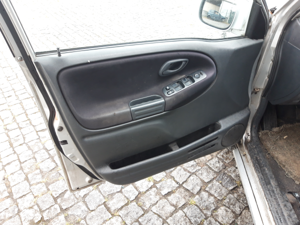 Quartela frente esquerda (20232560).