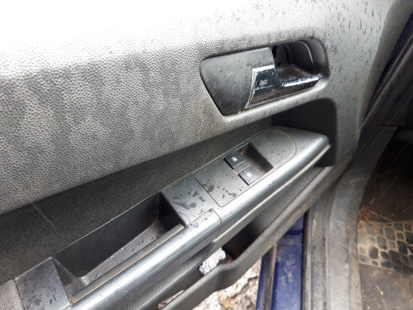 Interruptor vidros porta cond/pass (20232582).