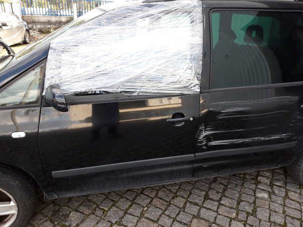 Porta frente esquerda (20233517).