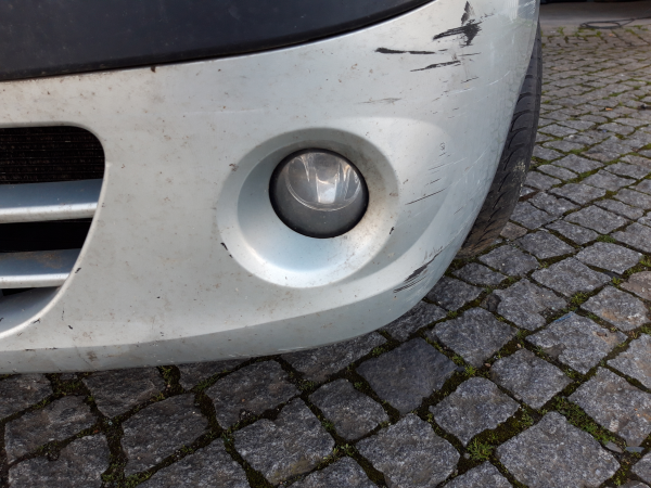 Farol nevoeiro esquerdo (20235248).