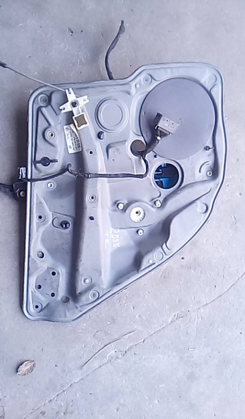 Elevador elect tras esq (109689).