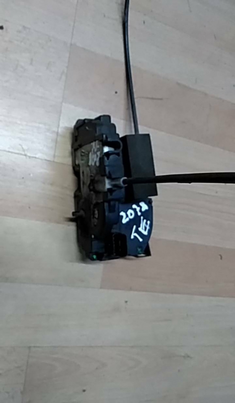 Fecho porta  tras esquerdo (109694).