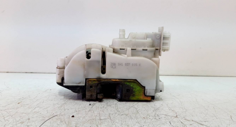 Fecho porta  fte esq (111104).