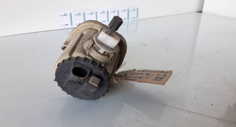 Farol nevoeiro direito (121136).