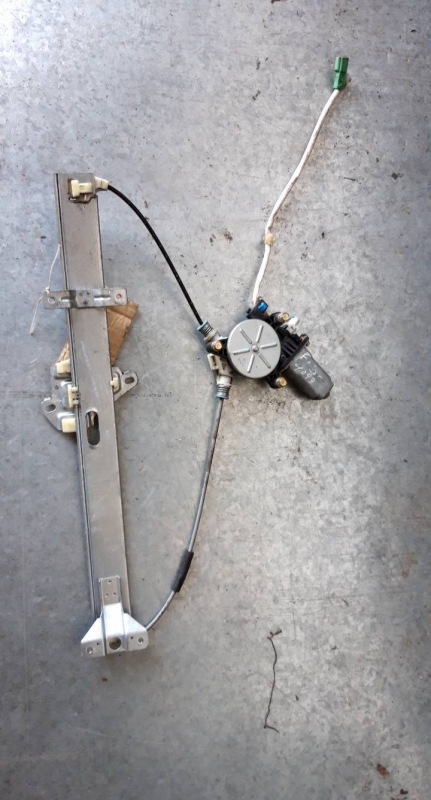 Elevador elect fte dto (122088).